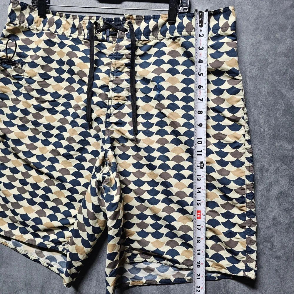 Patagonia Mens 38 Scallop Print Board Shorts Navy Tan Geometric Wavefarer Trunks